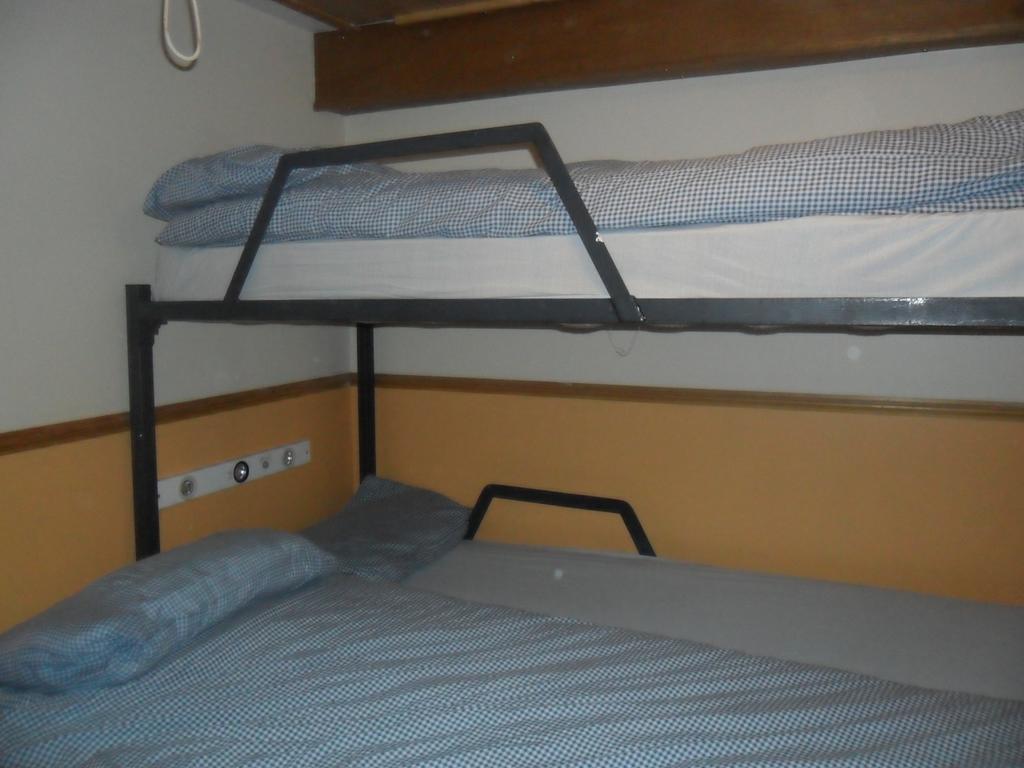 Sandras Backpackers Терсо Номер фото